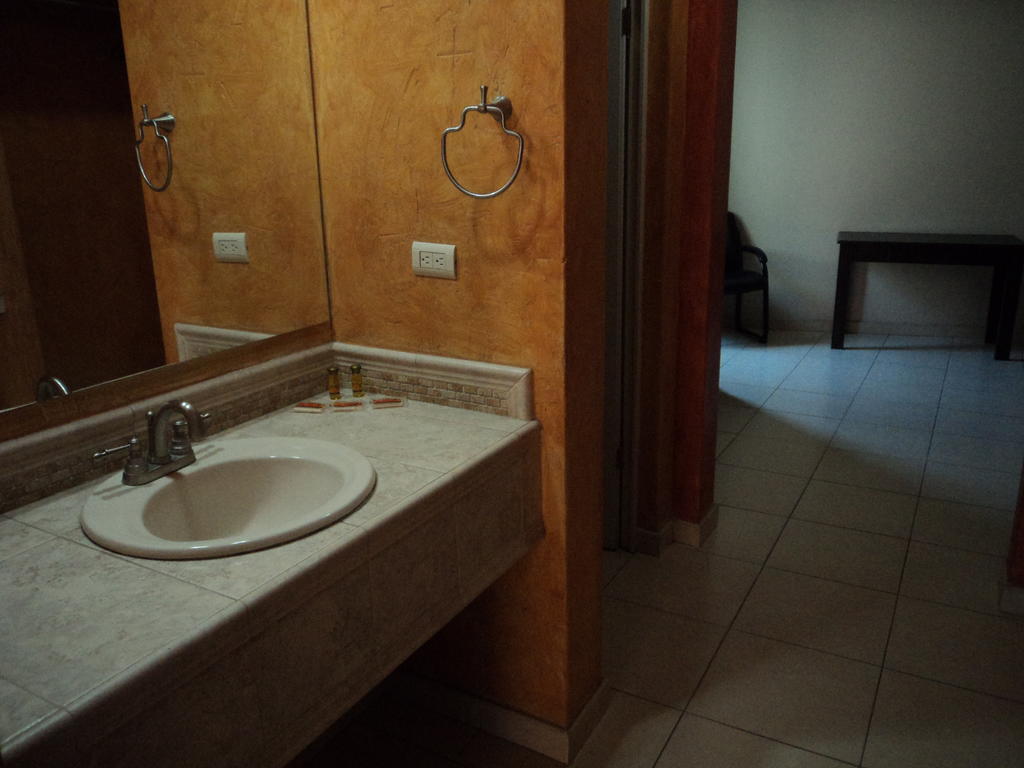 Hotel California Навохоа Номер фото