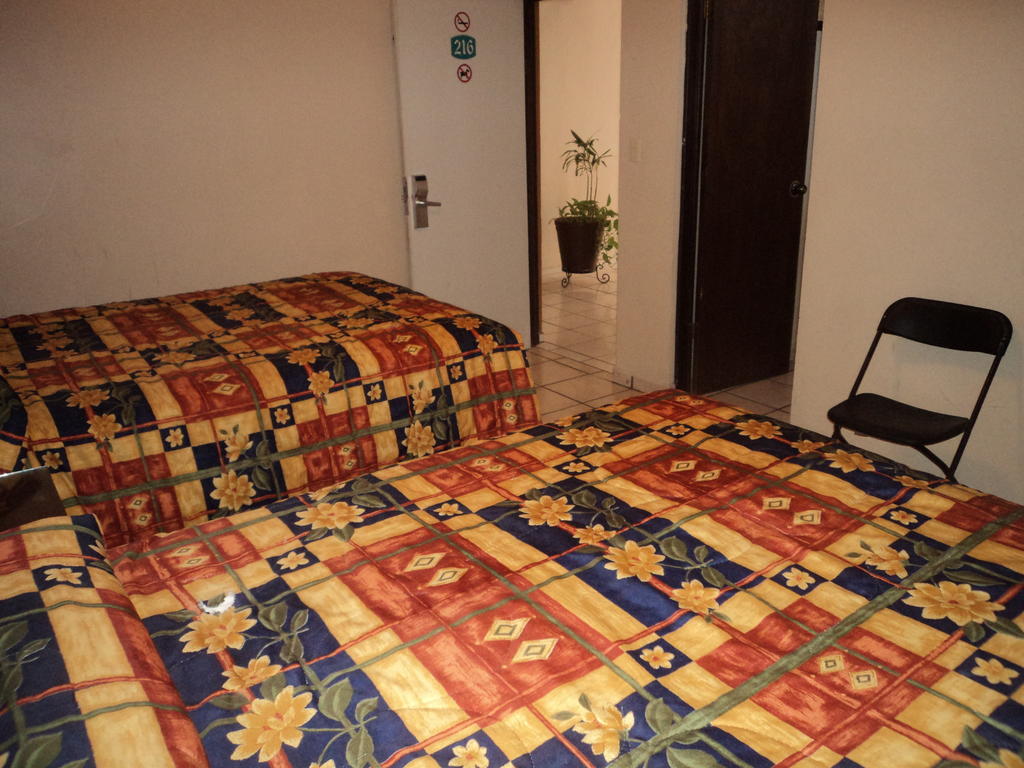 Hotel California Навохоа Экстерьер фото